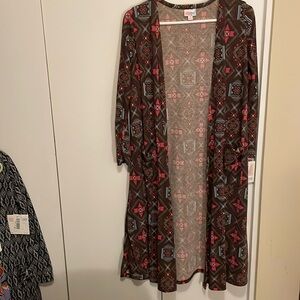A LuLaRoe Sarah duster
